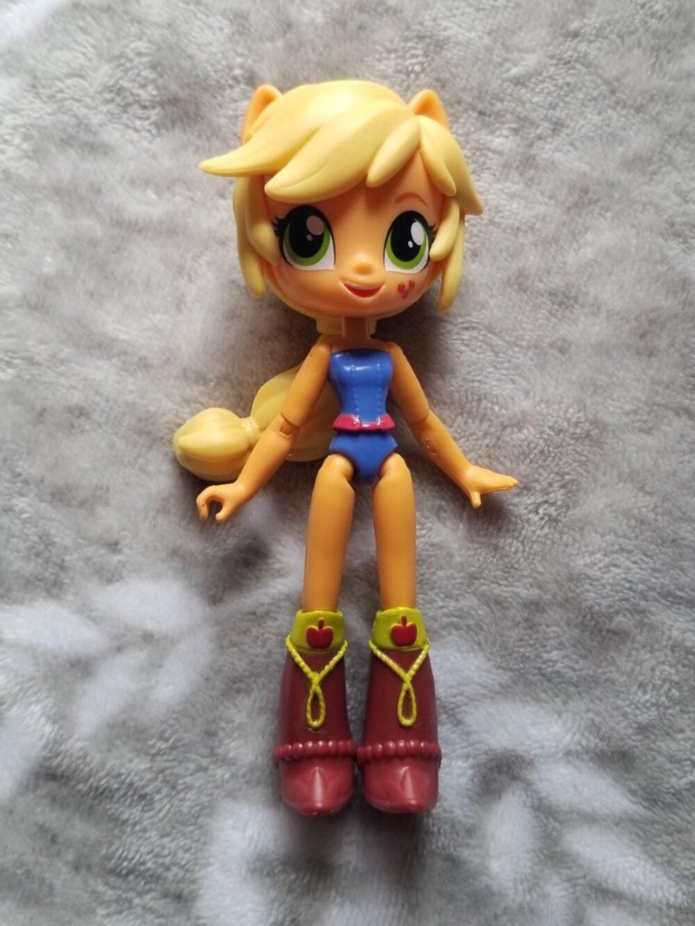 My Little Pony Equestria Girls Applejack Doll Mini Figure School Dance G4